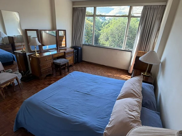 2 Bedroom Flat & Apartment