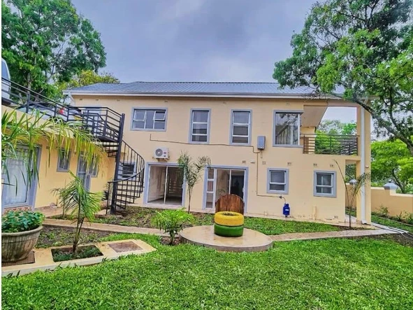 4 Bedroom Flat & Apartment
