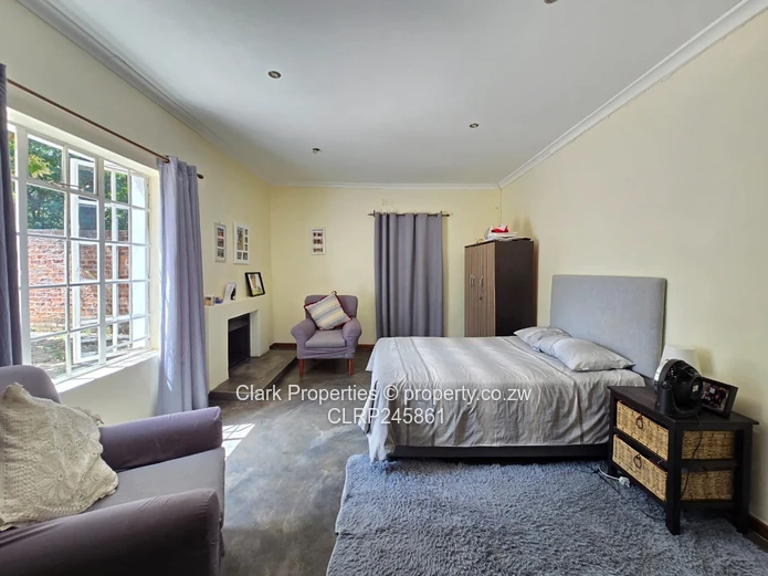 Character home  (Sole Mandate)