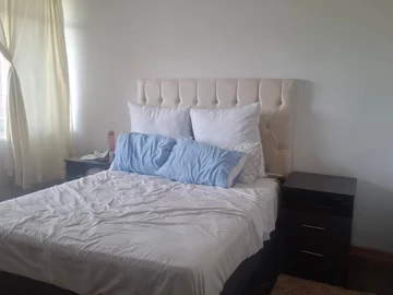 2 Bedroom Flat & Apartment