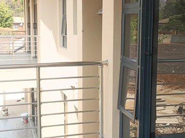 3 Bedroom Flat & Apartment