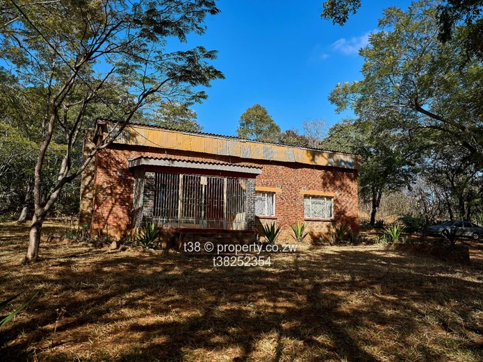 Spacious 4-Bed Home on 1.6 ha with Borehole in Christon Bank
