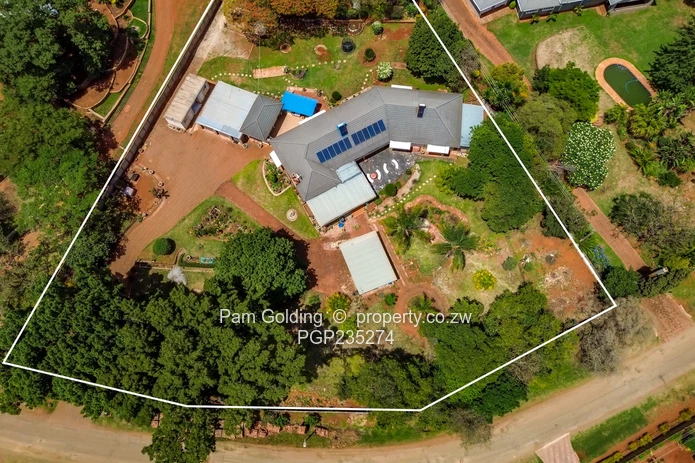 Spacious home walking distance to St Johns College  (Sole Mandate)