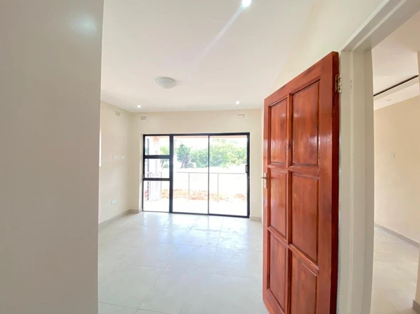 4 Bedroom Flat & Apartment