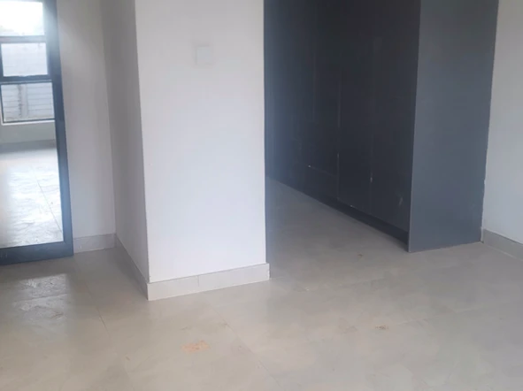 2 Bedroom Flat & Apartment