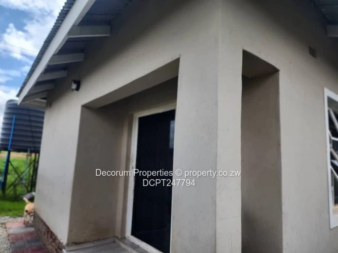 908 sqm Haydon Park plot with finished 2 bed cottage 