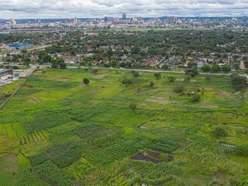 Commercial & Industrial Land