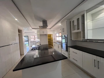 6 Bedroom House