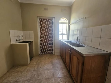 3 Bedroom Garden Flat