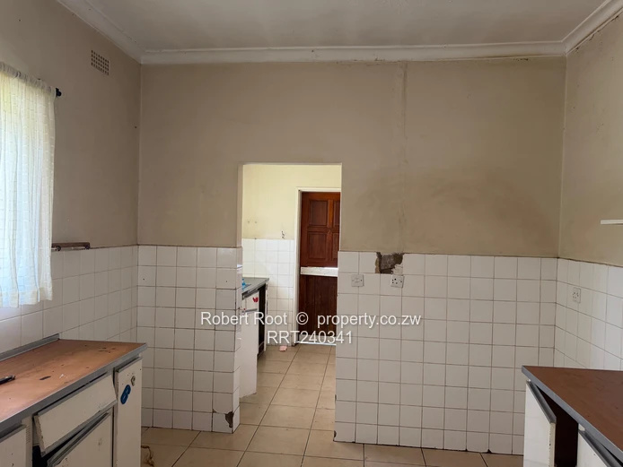 Stunning Road Road Frontage!