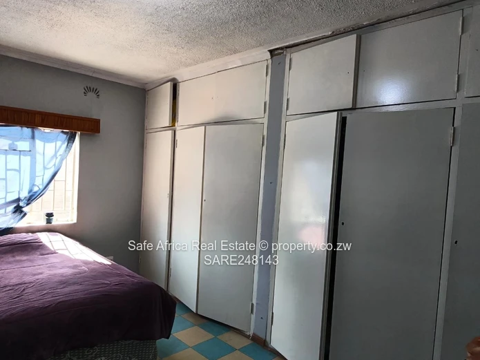 Waterfalls Mainway Meadows – Elegant 3-Bedroom Family Home for Sale