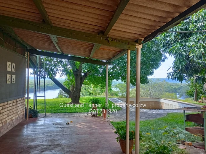 Prime Zambezi Riverfront Property – Near Victoria Falls & Hwange National Park