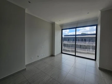 2 Bedroom Flat & Apartment