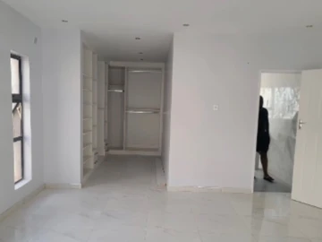 3 Bedroom Garden Flat