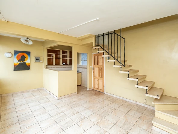 2 Bedroom Flat & Apartment