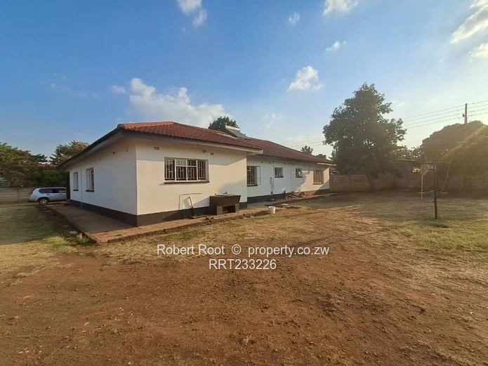 Spacious 4 bed family home in New Marlbrough