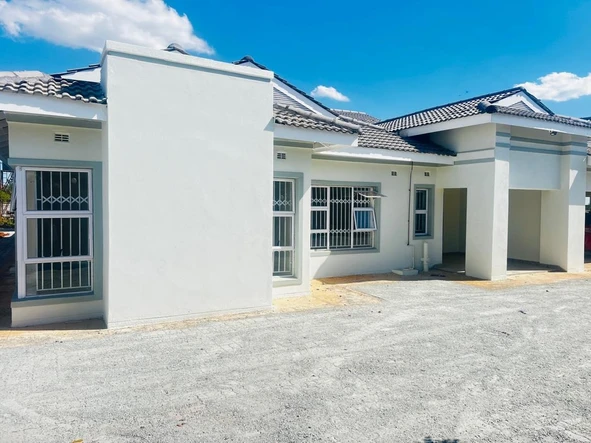 3 Bedroom Flat & Apartment