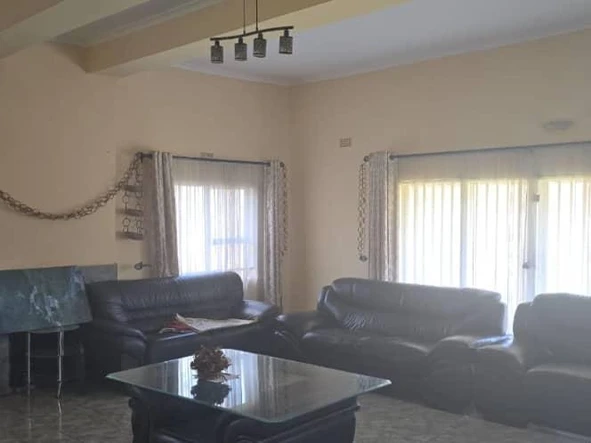 6 Bedroom House