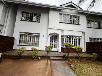 4 Bedroom Flat & Apartment