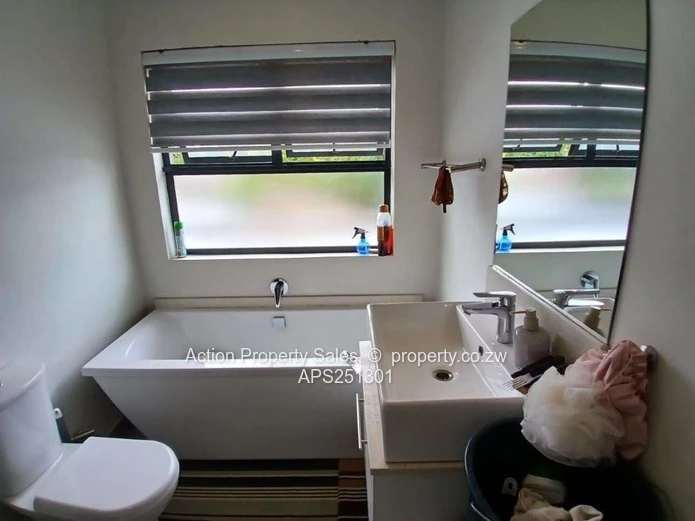 2 Bed Garden Flat For Rent In Avondale! 