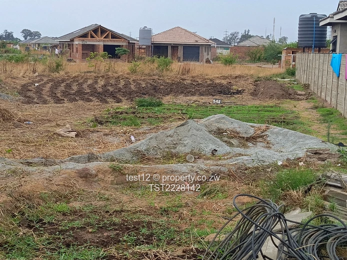 Nyabira Penrose stand for sale  (Sole Mandate)