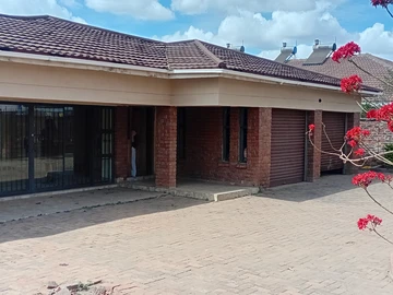 Westgate Fairview 4 Bedroomed House For Sale 