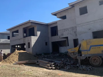 5 Bedroom House