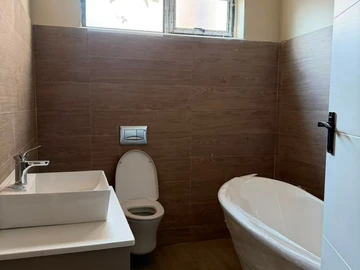 4 Bedroom Garden Flat