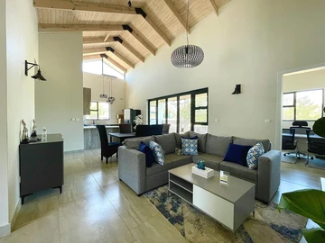 3 Bedroom Flat & Apartment