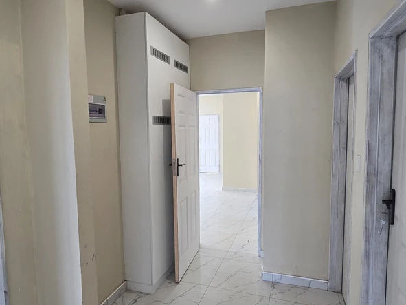 4 Bedroom Flat & Apartment