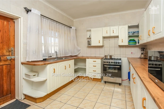 3 Bedroom Villa on Coronation Avenue