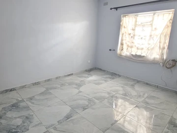 2 Bedroom Flat & Apartment