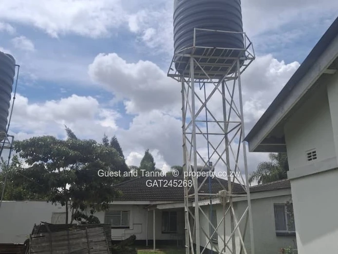  6-Bedroom House For Sale In Old Marlborough