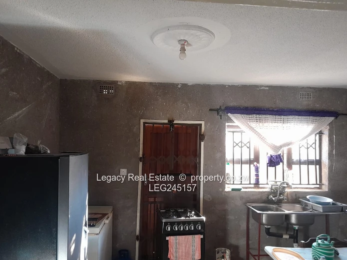 Well-Maintained 4-Bedroom House To Let In Damofalls.