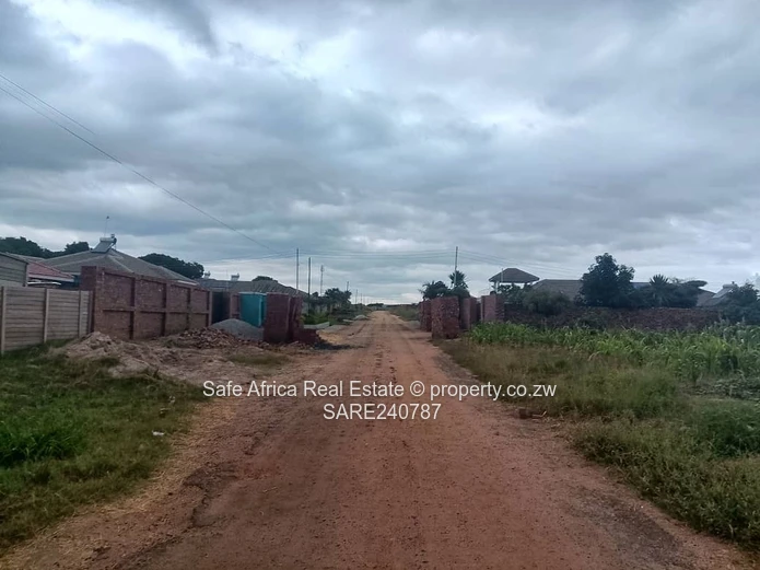 Waterfalls- Induna Prime Neighborhood Spacious Stand