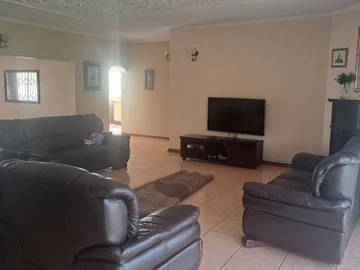 6 Bedroom House