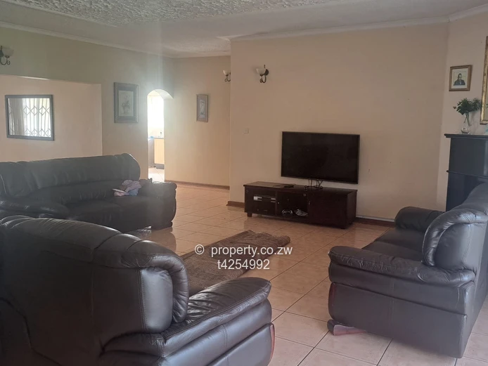 Greystone Park neat 6 bedroomed house to Rent 