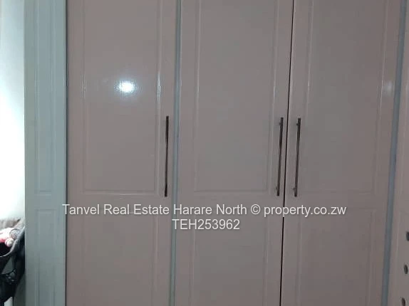 Old Zimre Park.110k.neg.4beds,main bedroom has ensuite and fitted wardrobes. Fitted kitchen.Deeds