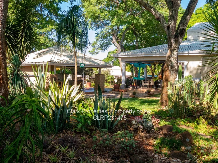 Stunning, Spacious & Private Townhouse