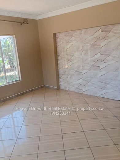 Double storey house and cottage to let  (Sole Mandate)