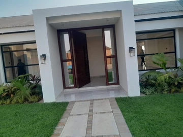 5 Bedroom House