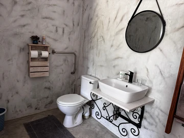Hotel & Lodge