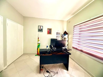 6 Bedroom House