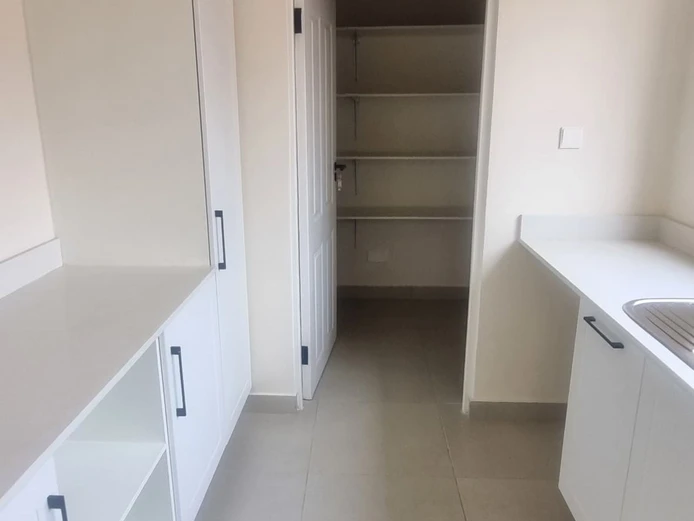 Borrowdale vainona townhouse to rent 