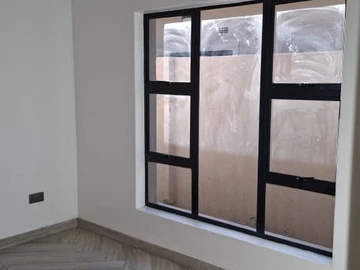 4 Bedroom Flat & Apartment