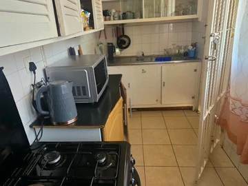 2 Bedroom Flat & Apartment