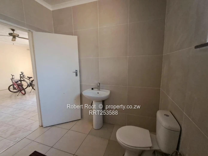 Sunny 2-Bed Cottage in Kambanji, Borehole & Tiled Floors