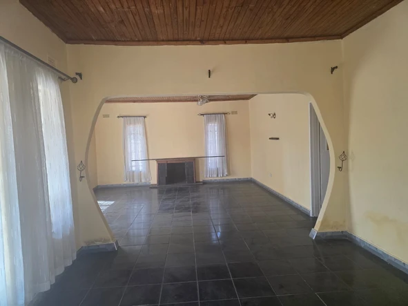 6 Bedroom House