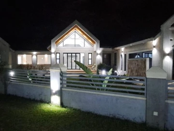 7 Unit Townhouse Complex