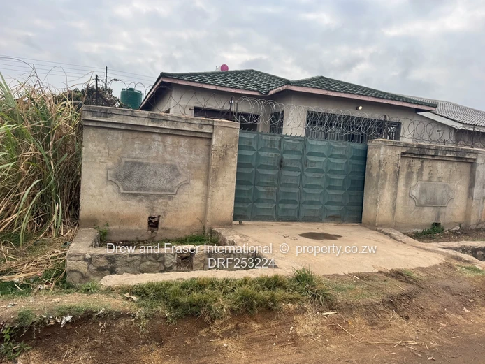 Zengeza 5 Ext 4 Bed Home - Fitted Kitchen, En-suite & Solar
